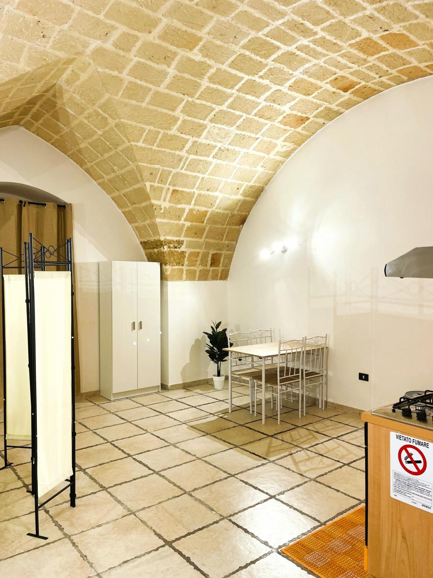 Ferienwohnung History Station Brindisi Exterior foto